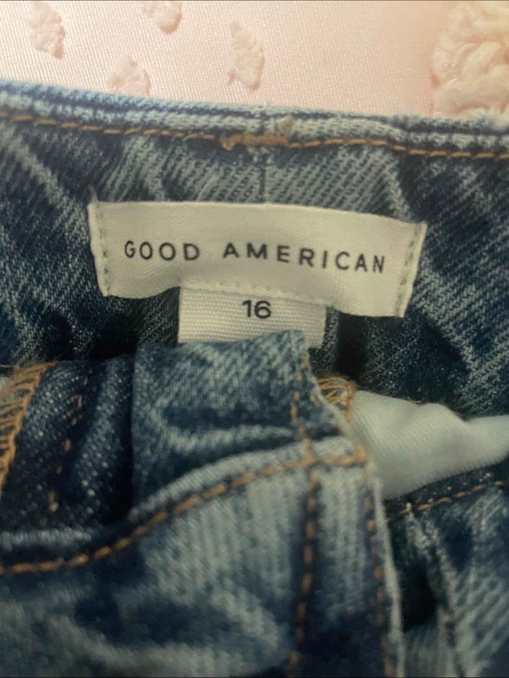 Good American Jeans - Picture 4 of 7
